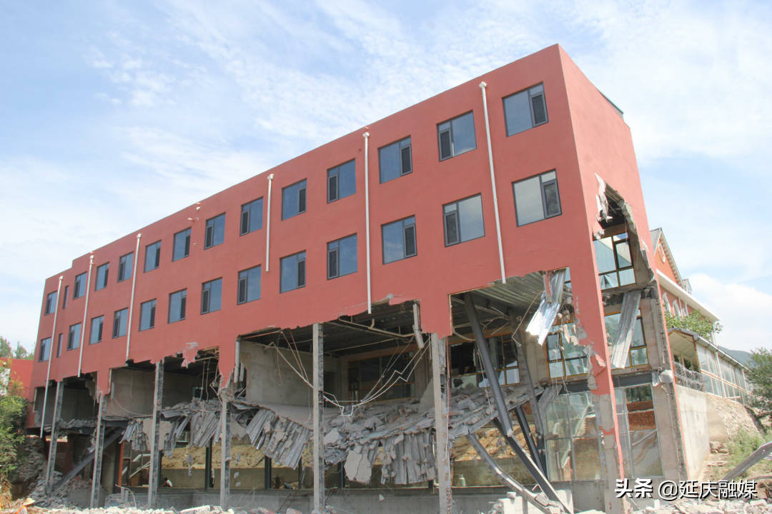 创建基本无违建区 促进镇域生态环境建设 延庆八达岭镇拆除千余平方米违法建设