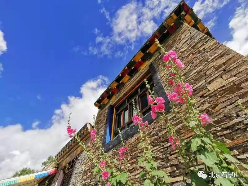 记者走一线看小康 | 发展康巴文化生态特色旅游，“藏地密码”拉布焕发新的生机与活力