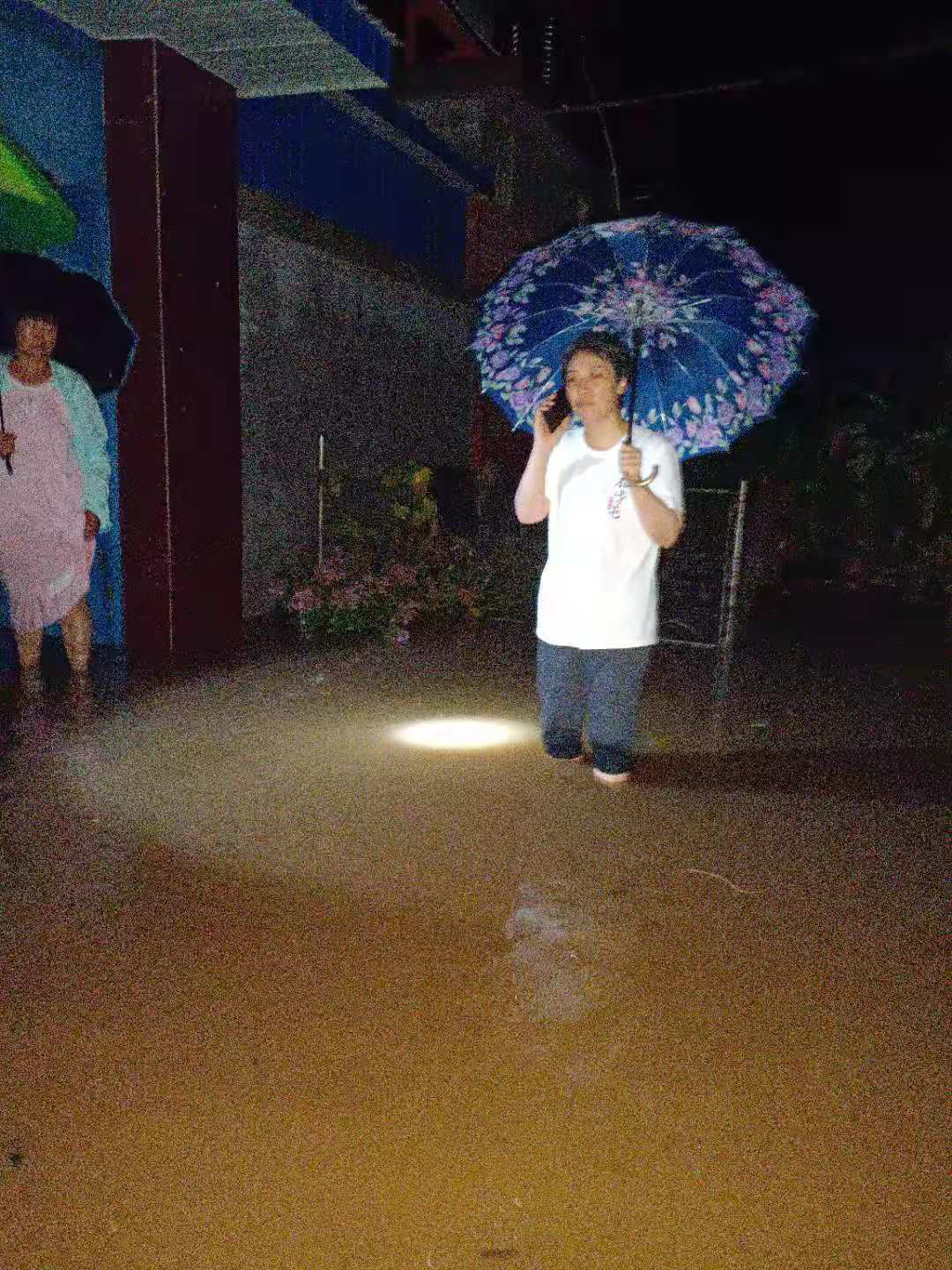 密云区不老屯镇再迎强降雨 干群齐心保平安