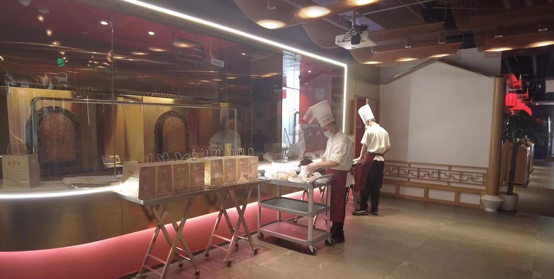 让顾客吃到“不打折的美味”——海淀区各酒店疫情期间“花式”服务社区团购纷纷上线