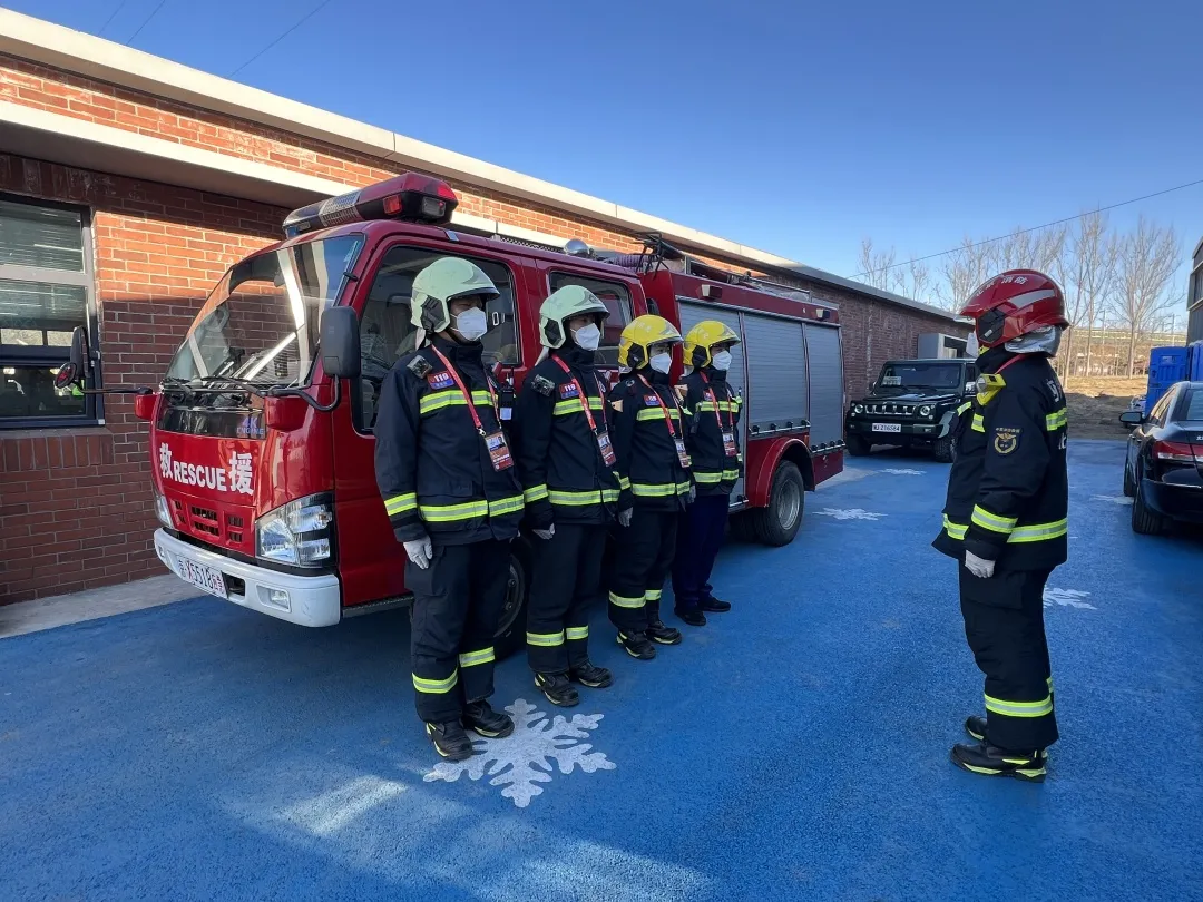 看~石景山之光！火炬传递他们全程保驾护航......