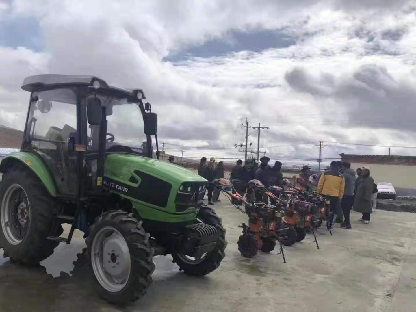 老山街道和珍秦镇携手育草场 同心奔小康