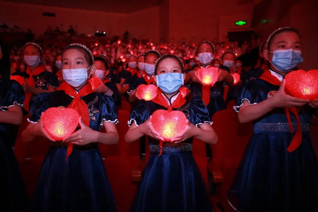 童心向党庆“六一”，朝气蓬勃向未来