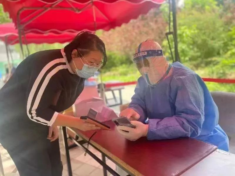 “协”同抗疫，为民尽责，东城区政协委员在一线——