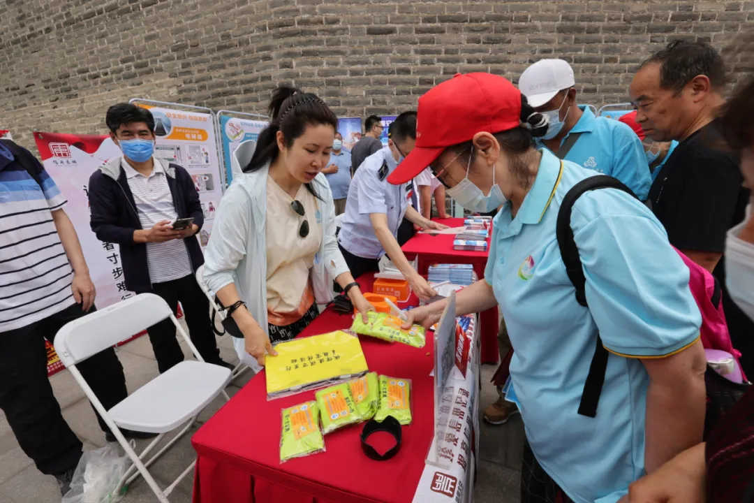 东城区开展2021年安全宣传咨询日宣教活动