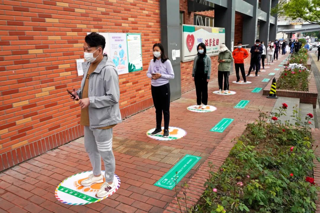 “呼啦圈”变“两米线”隔出最美距离