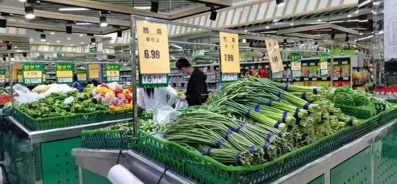 全力保障封控管控区生活必需品，畅通渠道稳供应