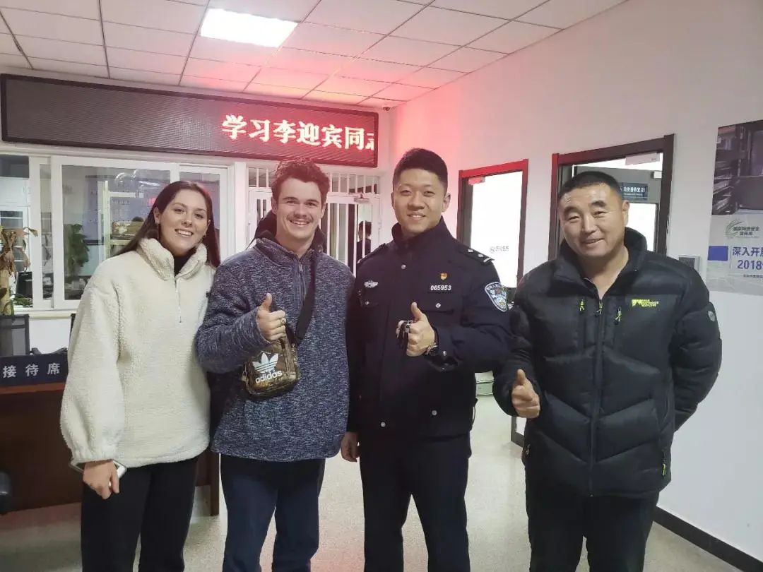 会说多国语言的“社区外交官”