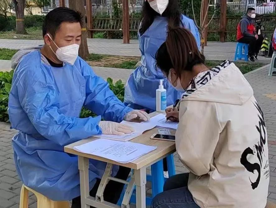 抗疫无假期 我们在“疫”线