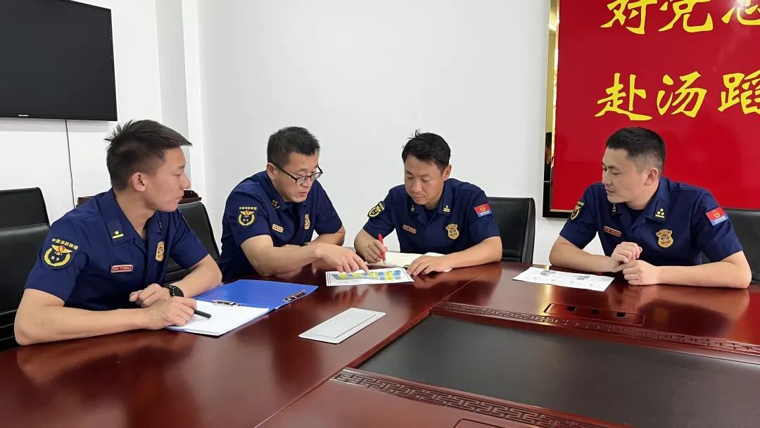 脱鞋下田踩到底--石景山支队通过“五个走”助推科长“走流程”活动走深走实