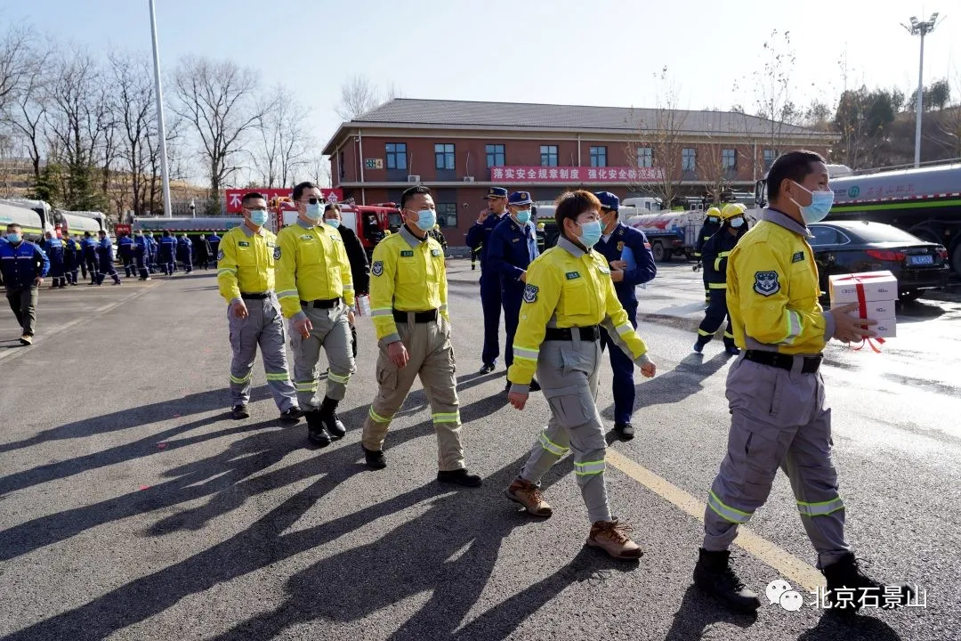 “洒水车”变“消防车” ！ 石景山“消防+环卫”移动微型消防站登场