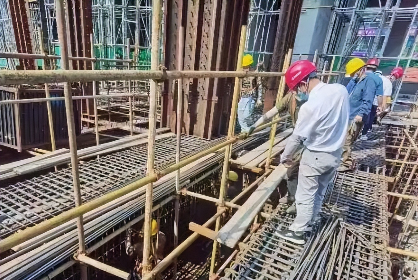 石景山织牢织密施工工地“防疫网”！十一学校、大悦城等重点工程加快建设