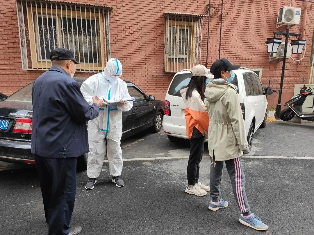 逆向而行，致敬平凡中的不平凡！