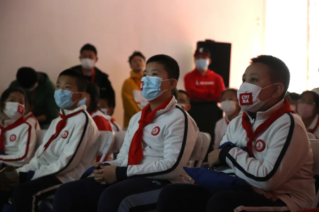 第五届北京纪实影像周“光影·冰雪纪实展”亮相龙潭中湖公园