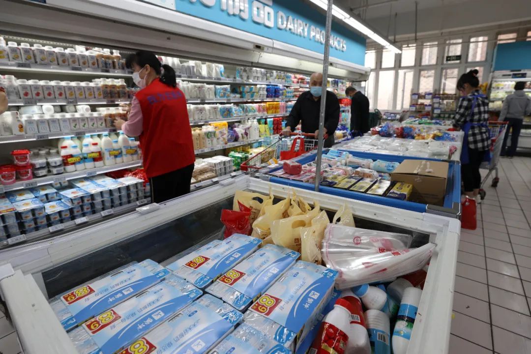 “菜有的是！”记者今晨实地探访东城商超市场——