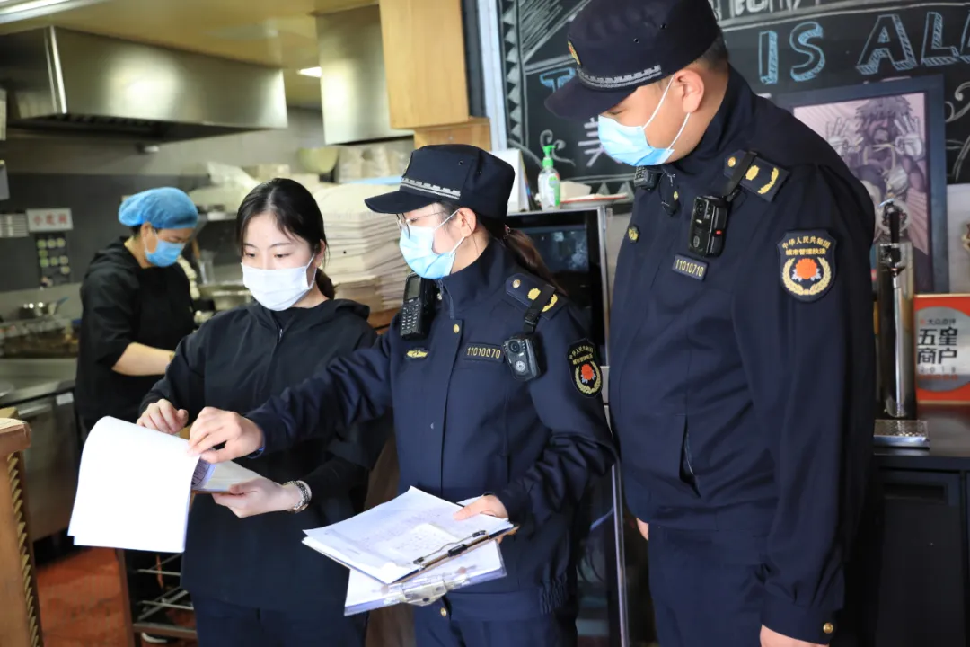 活力东城 | 复工复产“联盟”暖心服务辖区商户