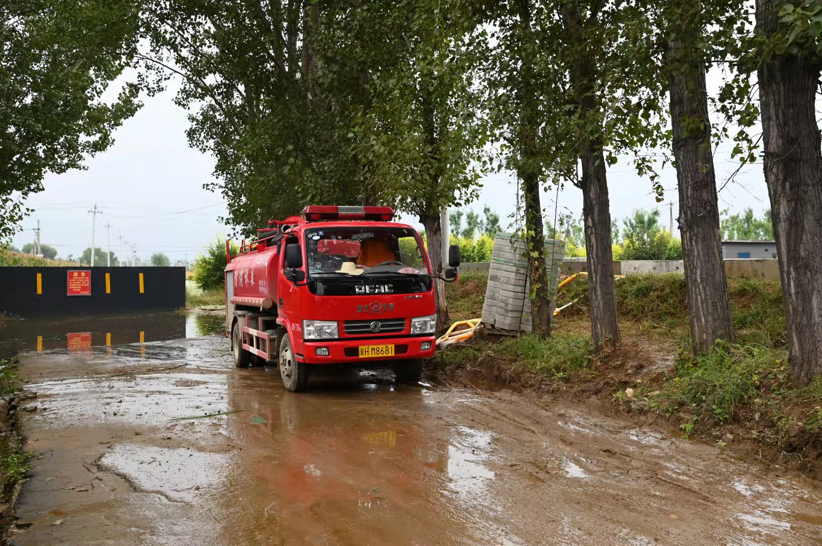 密云区不老屯镇：群众过节，干部在岗全力做好假日安全保障工作