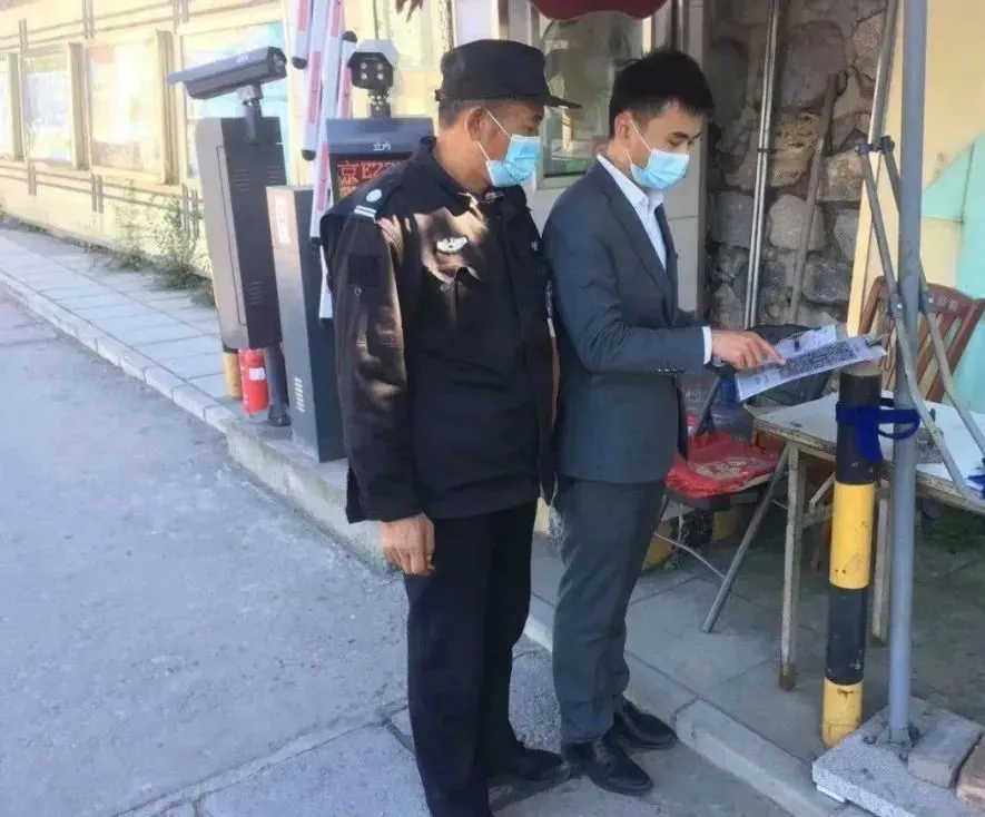 云岗街道快速响应、持续行动，织牢织密防控网