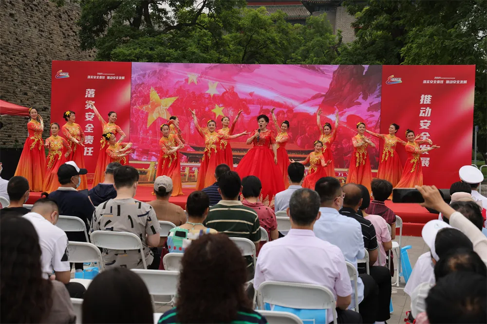 东城区开展2021年安全宣传咨询日宣教活动