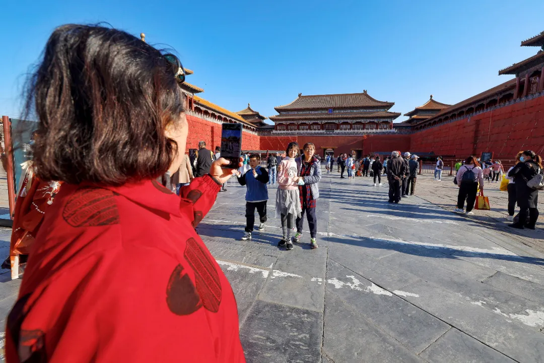 “五一”假期全市游客接待量排名前十景区东城占四，“文化金三角”成为消费新地标