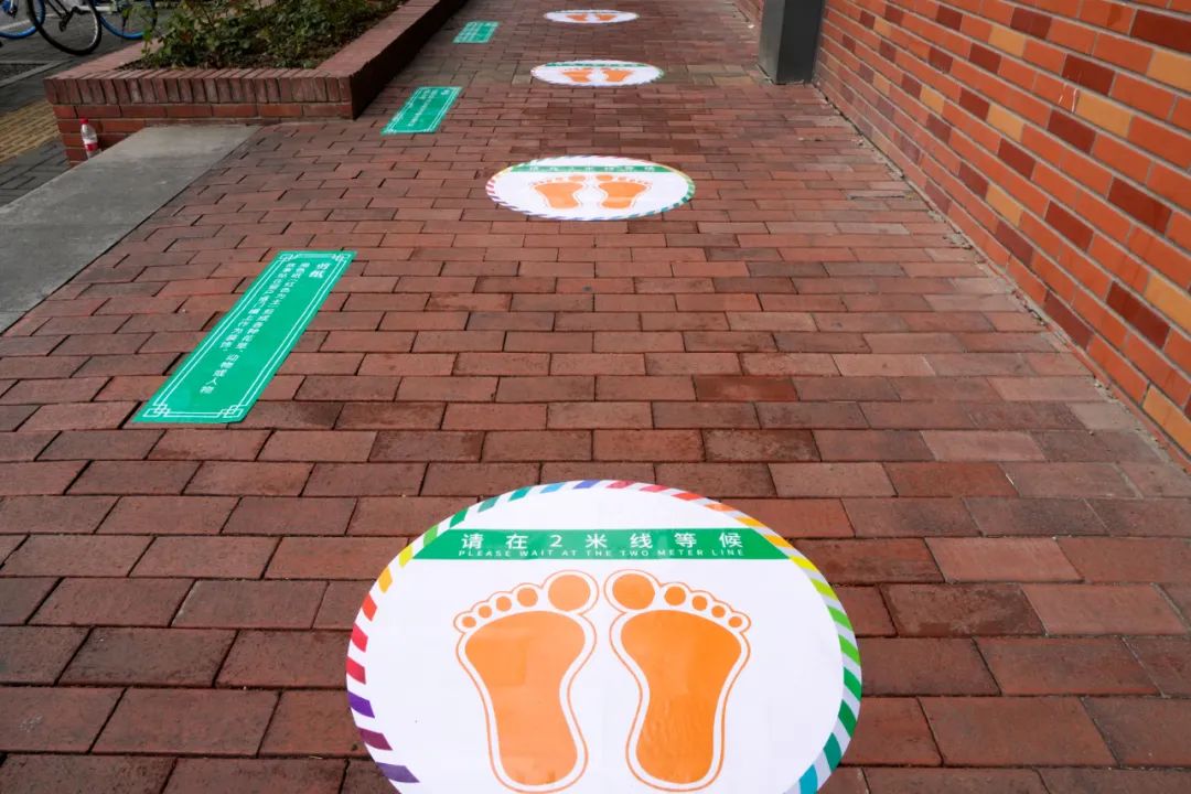 “呼啦圈”变“两米线”隔出最美距离