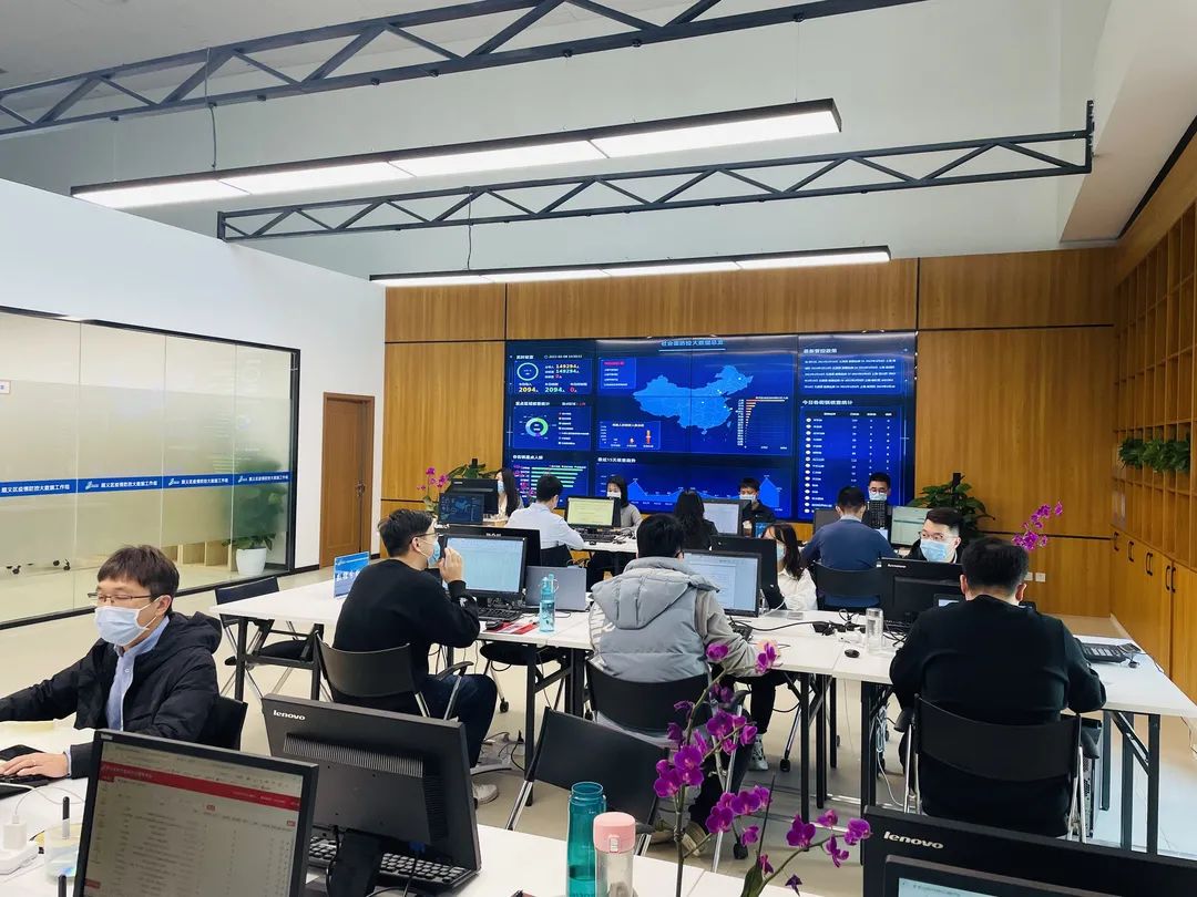 与疫情赛跑，他们争分夺秒，全力出击！