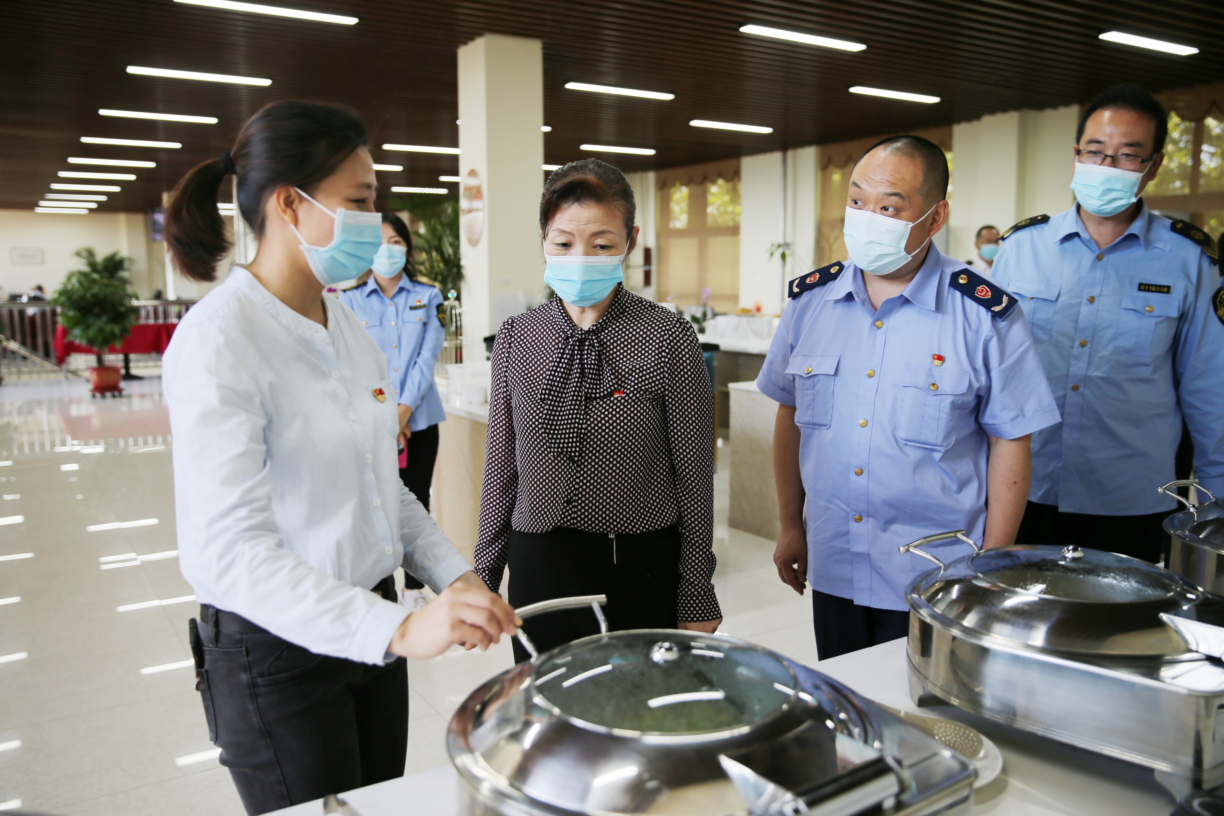 密云区市场监督管理局主要领导带队检查全力保障“国庆”节日市场安全