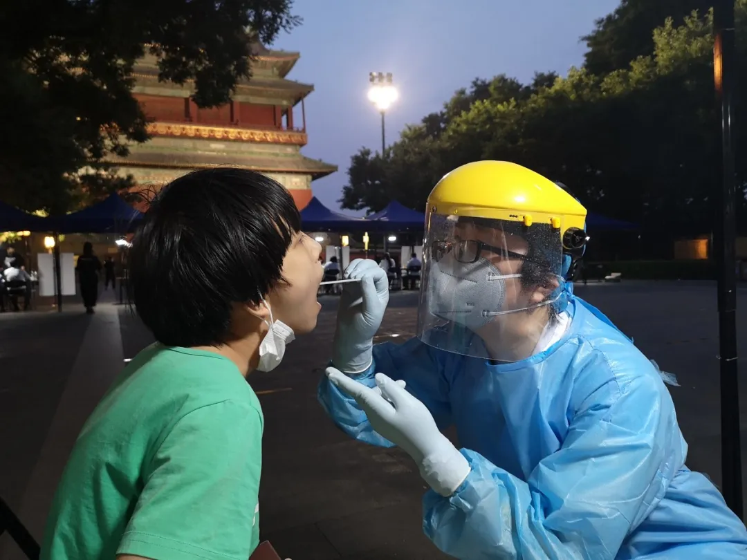 东城白衣天使护航百姓健康