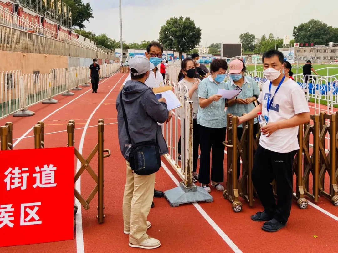 东城社工 | “慢性子”雷厉风行忙战“疫”
