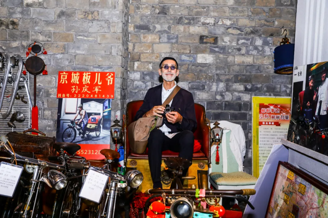 百名丝路大V走进王府井和平菓局感受北京变化，见证百年辉煌