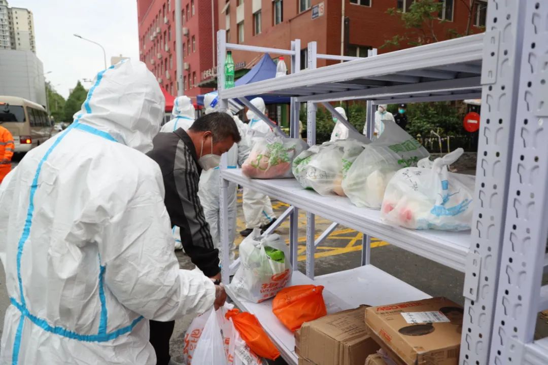 34个温馨服务团队，全力保障广渠家园封控区、管控区居民日常生活