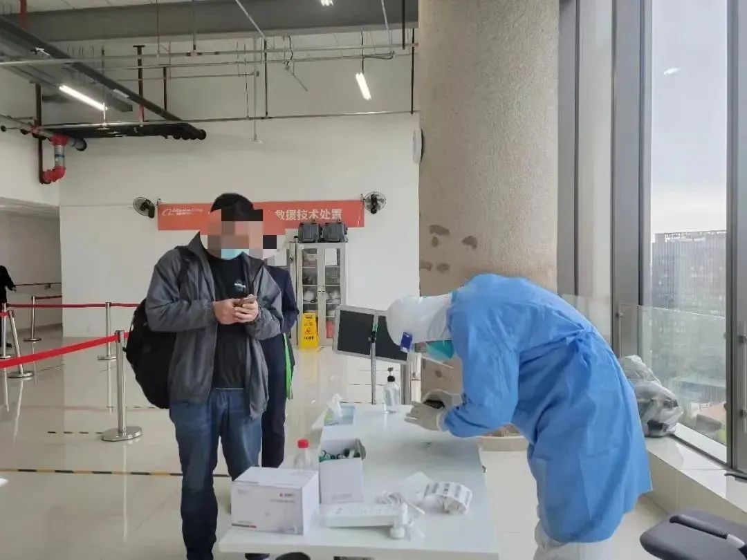 北京法院党员干警积极参与疫情防控