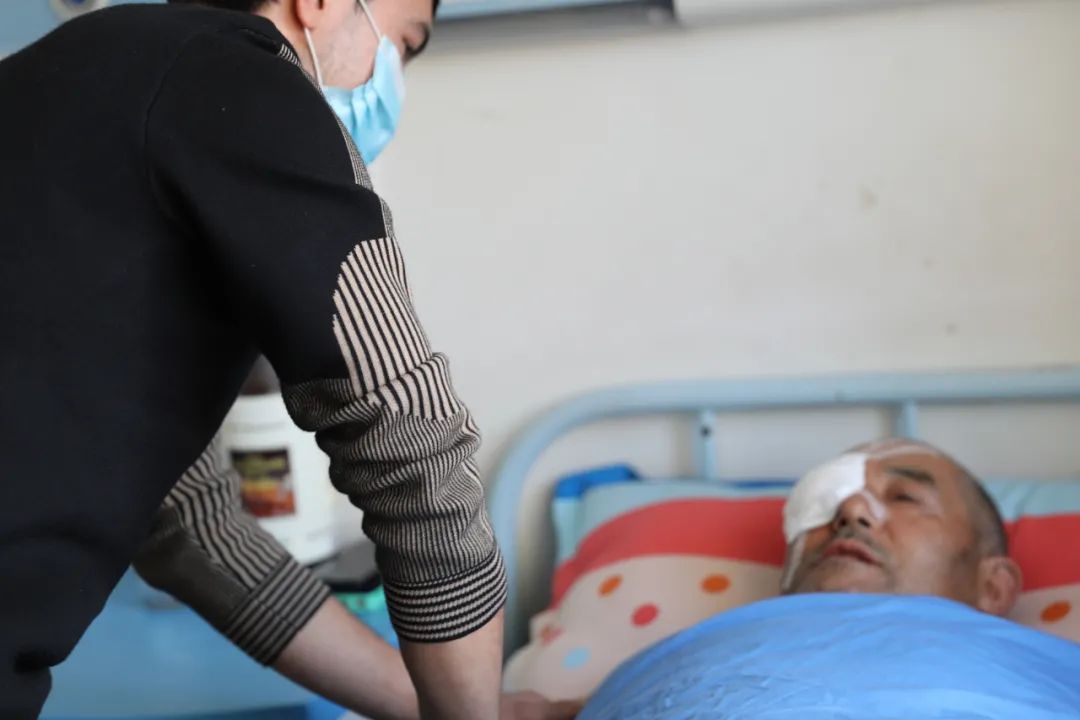 爱心捐赠“送光明”