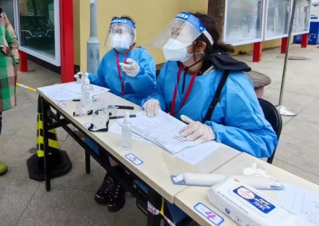 北京法院党员干警积极参与疫情防控