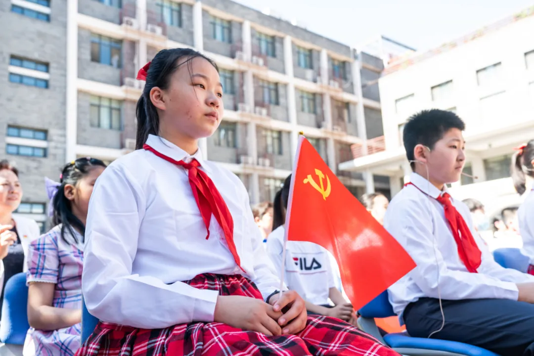 东城最美家庭讲述红色家风故事