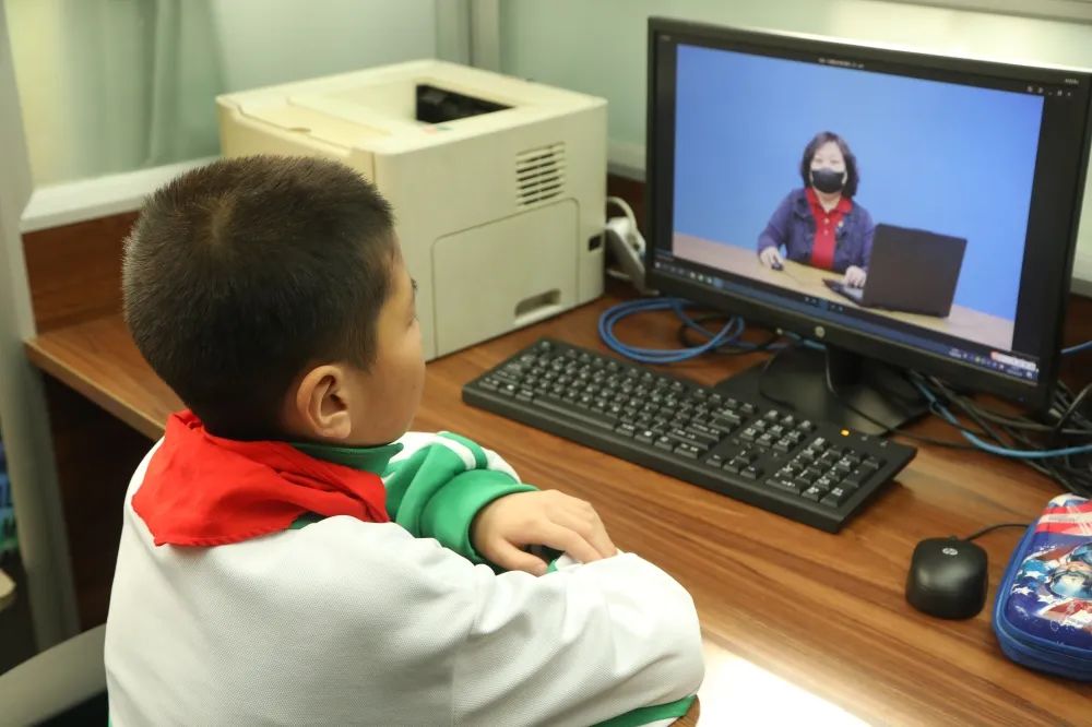 东城区中小学“同上一节疫情防控课”