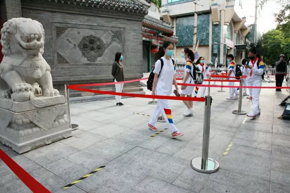 东城区教育系统严把防疫关口，守护校园安全