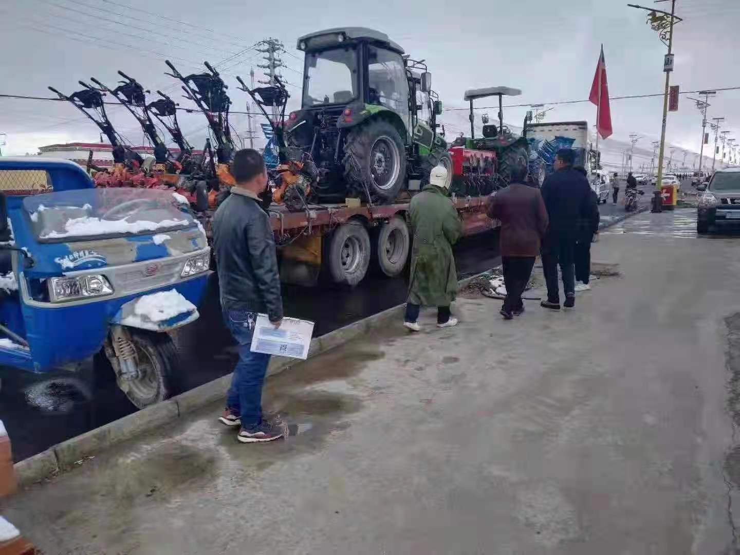 老山街道和珍秦镇携手育草场 同心奔小康