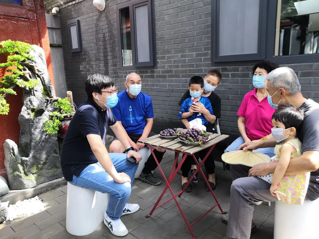 践行以人民为中心的发展思想，构筑共建共治共享社会治理新格局