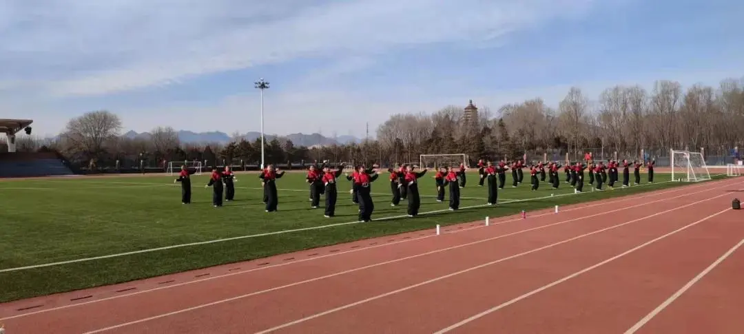 助力北京冬奥 温暖舞蹈少年 ——人大附中丰台学校开展冬奥开幕式参演人员后勤保障工作纪实
