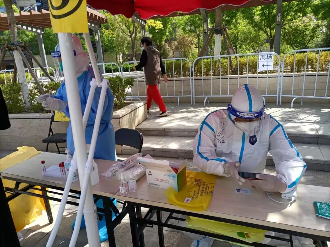 抗疫无假期 我们在“疫”线