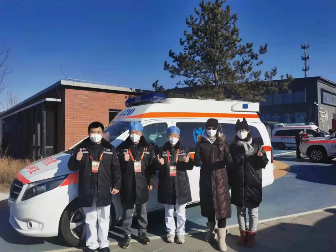 看~石景山之光！火炬传递他们全程保驾护航......