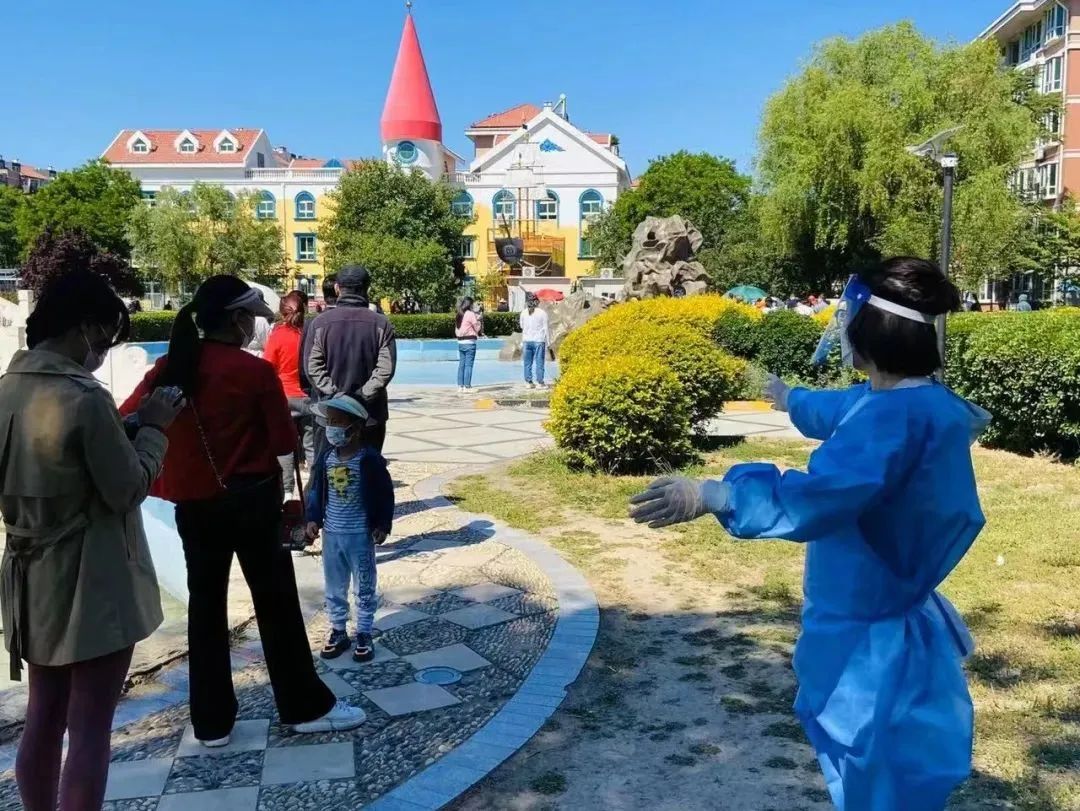 逆向而行，致敬平凡中的不平凡！