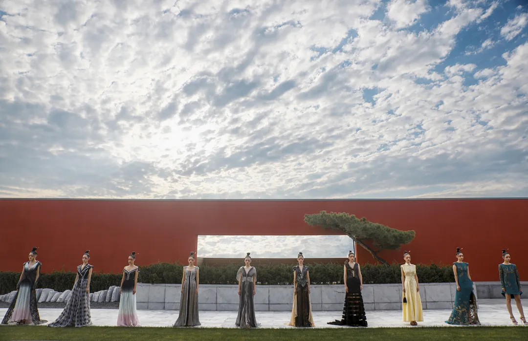 2020北京时装周“追光”之旅落幕