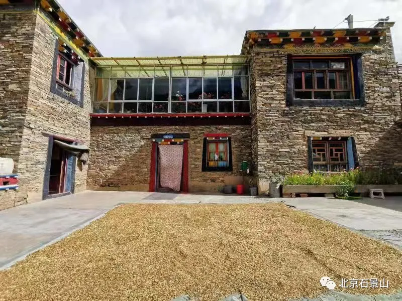 记者走一线看小康 | 发展康巴文化生态特色旅游，“藏地密码”拉布焕发新的生机与活力