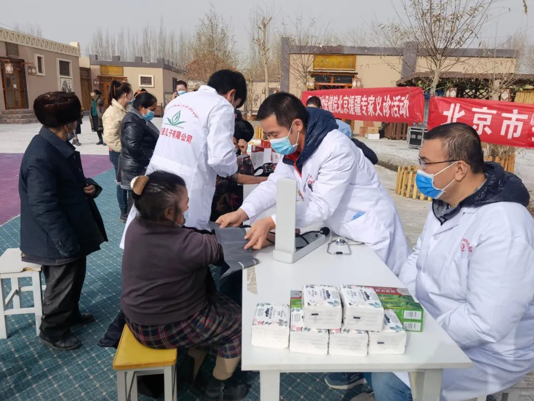 援疆医生为墨玉百姓奉上“健康礼包”