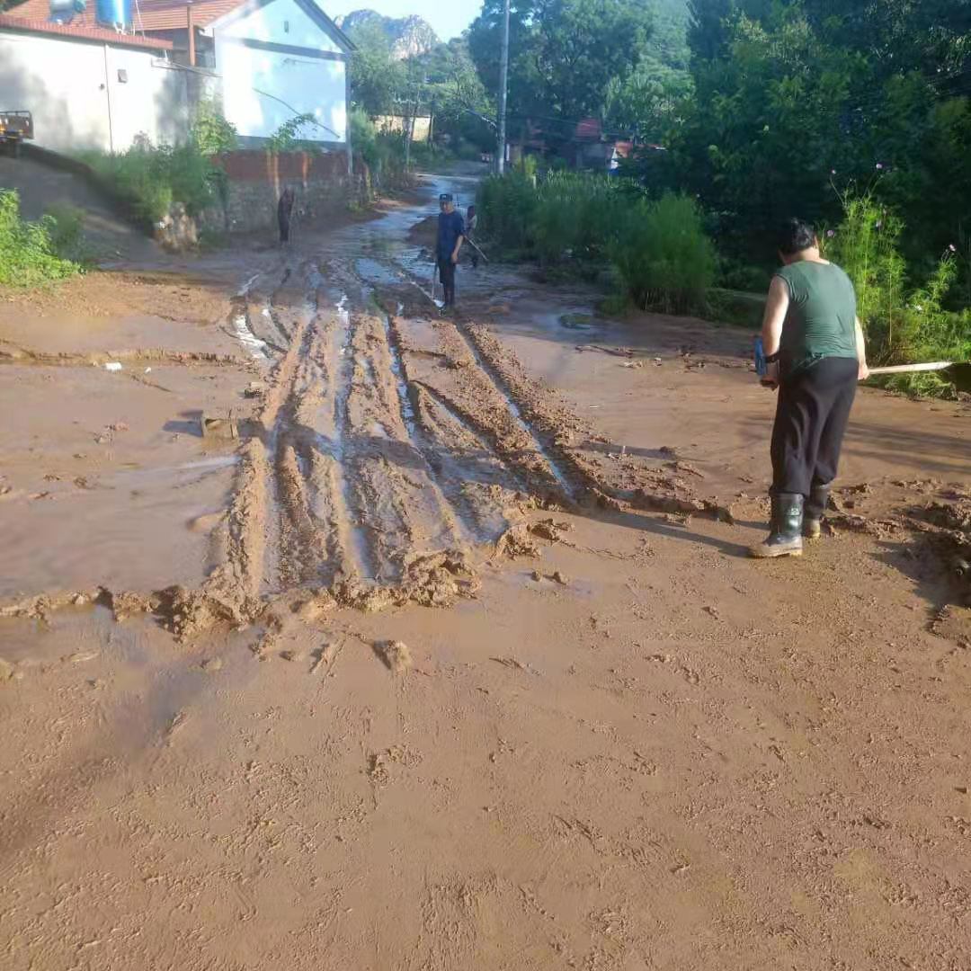 密云区不老屯镇再迎强降雨 干群齐心保平安