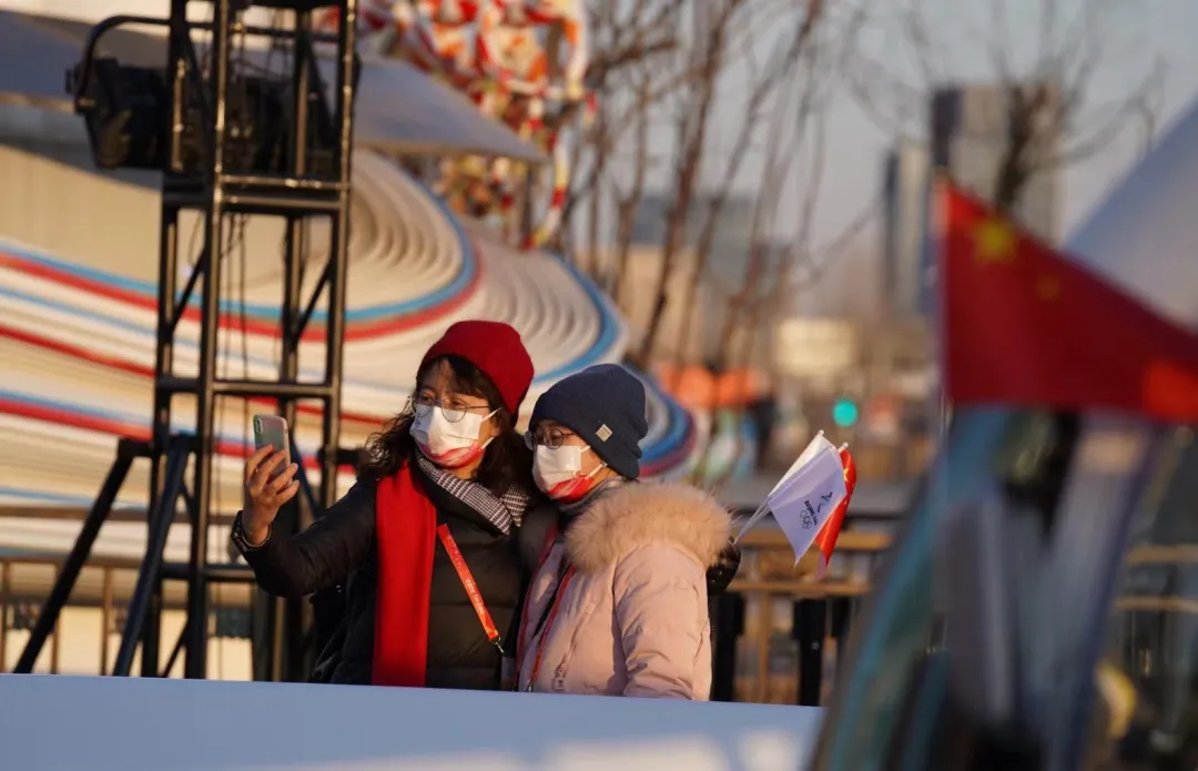 看~石景山之光！火炬传递他们全程保驾护航......