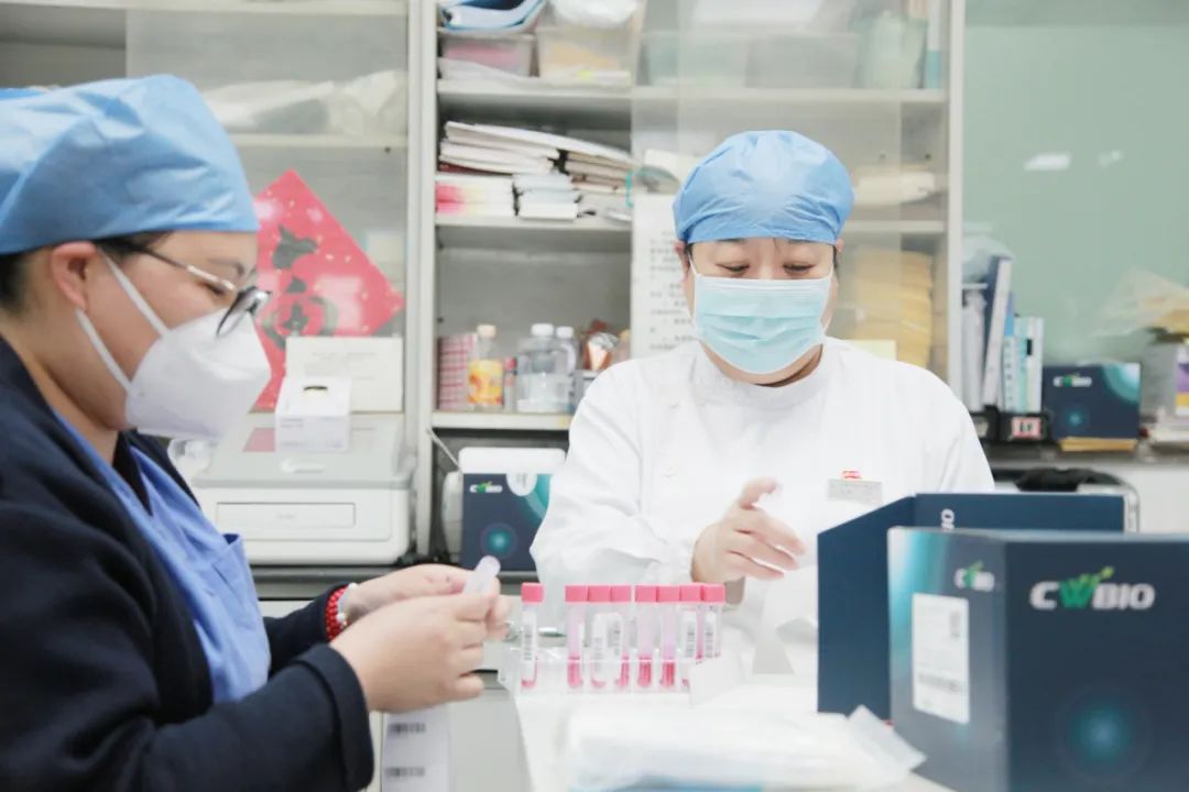 “作为一名护士长，关键时刻就要顶得上去”