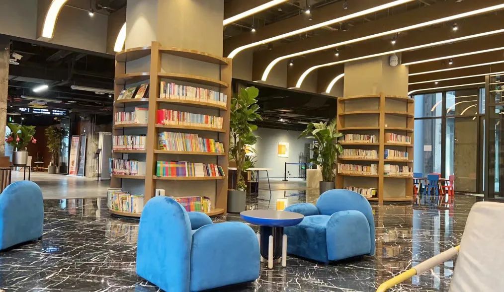 石景山首钢园的“隐藏菜单”！艺术馆里的图书馆你get到了吗？